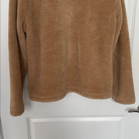 Vineyard Vines Tan Fleece quarter zip - Picture 11 of 16